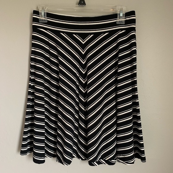 Loft Black & White Striped Skirt Size XS - Picture 2 of 4